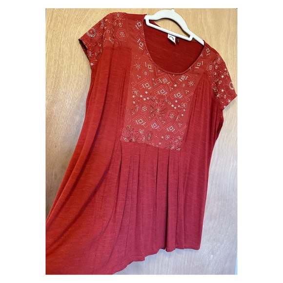 Anthropologie Akemi + Kin Arcana
Embroidered Top - Picture 9 of 9